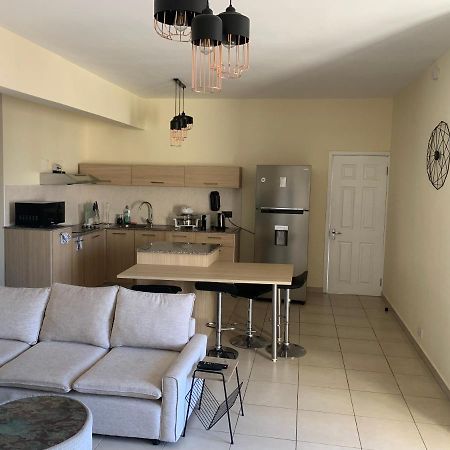 Modern Apartment Close To Flic En Flac Beach Extérieur photo