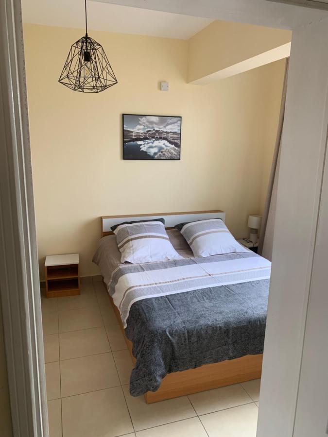 Modern Apartment Close To Flic En Flac Beach Extérieur photo